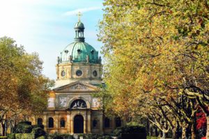 A1 A2, Aspect of verbs in past tense, Mowa pogrzebowa – funeral speech